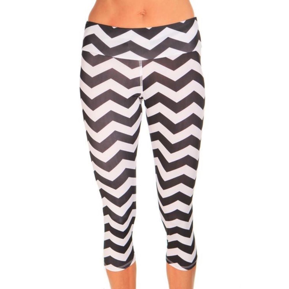 Chevron Print Capris - Picture 2 of 7